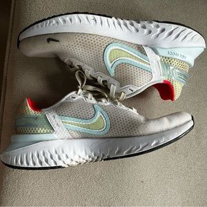 Nike Legend React Women’s Athletic Shoes